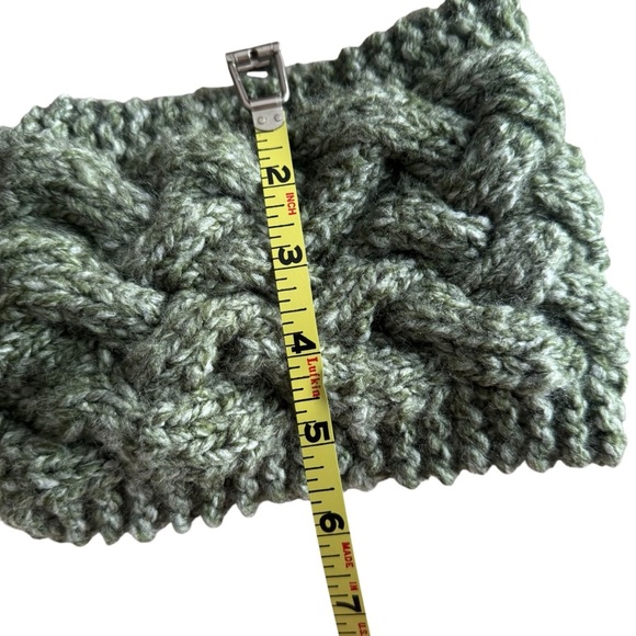 Chunky Knit Headband in Green - Picture 2 of 3